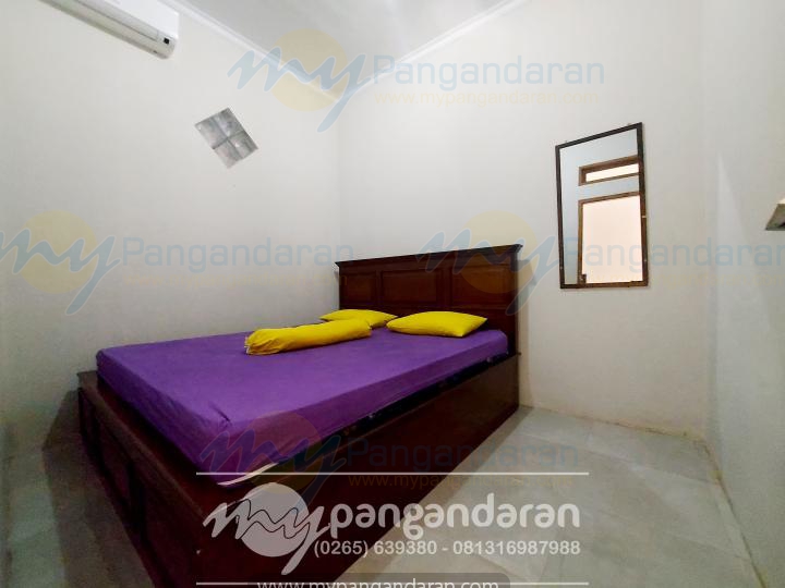  Tampilan Kamar Tidur Pondok Alin17 Pangandaran<br />
Lantai 1, di lengkapi AC dan bed ukuran 180x200