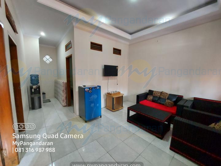    Tampilan Ruang keluarga Pondok Alin17 Pangandaran<br />
Lantai 2, di lengkapi dengan kursi, TV, Kulkas, Dispenser dan Free Extra Bed 1